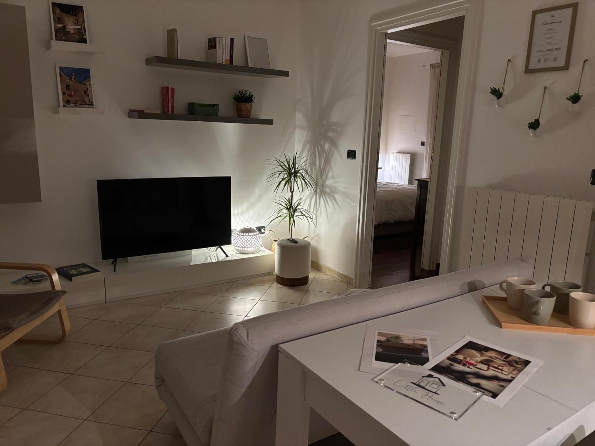 Apartment Little House